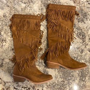 Witty Giddy Tall Fringe Boots